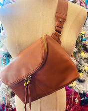 Load image into Gallery viewer, HOBO: FERN LARGE BELT BAG - WARM HONEY
