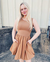 Load image into Gallery viewer, STEVE MADDEN: PALERMO DRESS - CARAMEL
