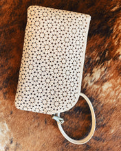 Load image into Gallery viewer, HOBO: SABLE WRISTLET - ECRU
