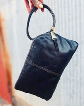 Load image into Gallery viewer, HOBO: SABLE WRISTLET - INK NAVY
