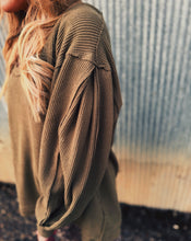 Load image into Gallery viewer, FREE PEOPLE: COAST 2 COAST THERMAL - OLIVE
