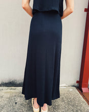 Load image into Gallery viewer, Z SUPPLY: IDRIS MAXI SKIRT - BLACK
