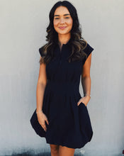 Load image into Gallery viewer, STEVE MADDEN: DYANNE DRESS - BLACK
