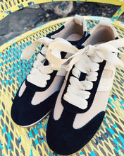 Load image into Gallery viewer, FREE PEOPLE: ACES TENNIS SHOE - BLACK/OYSTER COMBO
