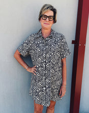 Load image into Gallery viewer, SHORT SLEEVE V-NECK DRESS - ZEBRA

