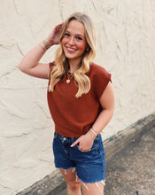 Load image into Gallery viewer, SADIE &amp; SAGE: SOFT CEDAR TAPERED KNIT TOP - RUST
