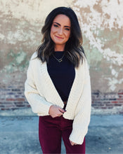 Load image into Gallery viewer, SADIE &amp; SAGE: JESSA CHUNKY CARDIGAN - CREAM
